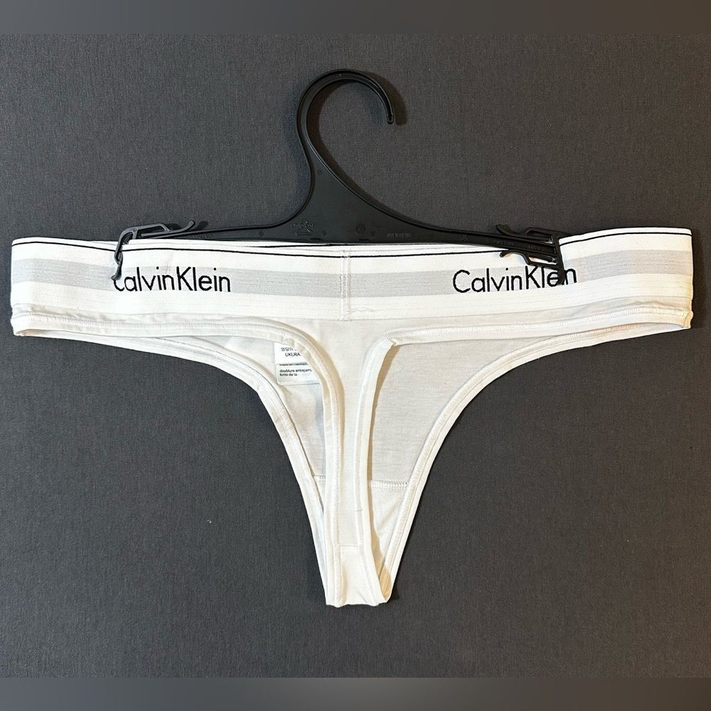 NWT Calvin Klein Thong - White - Size Medium - Picture 5 of 6